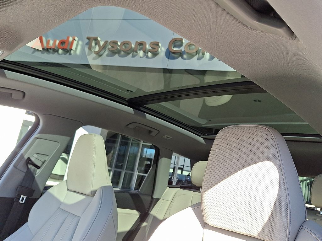 Thumbnail: 2025 Audi Q6 e-tron - 13