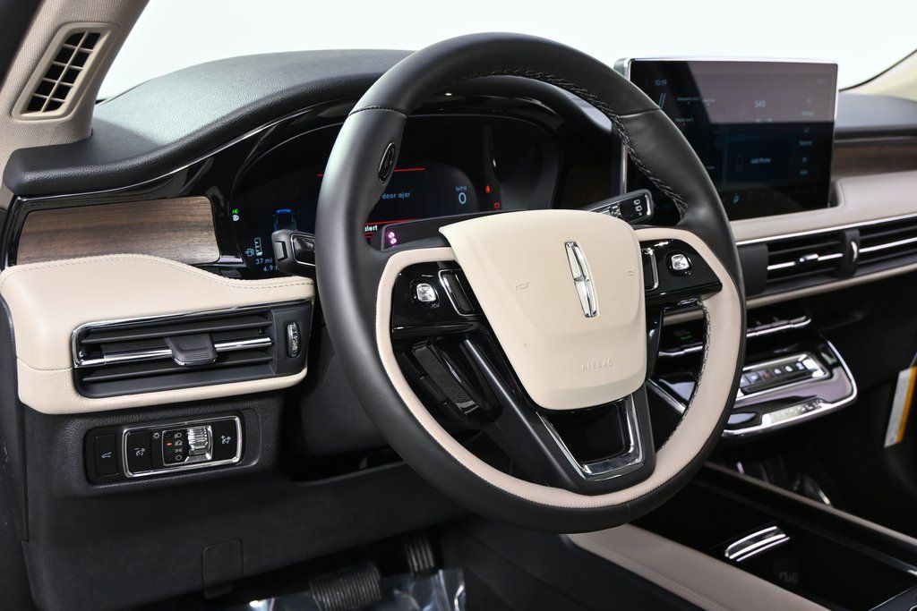 New 2026 White Lincoln Reserve image 9