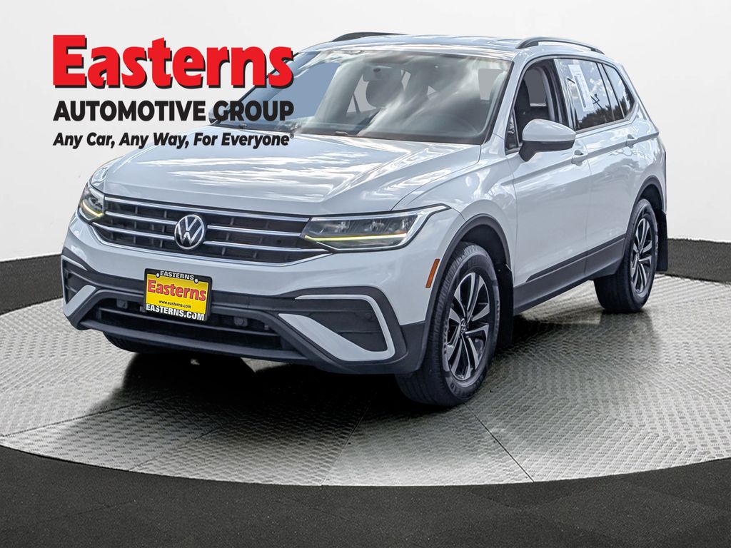 2022 Volkswagen Tiguan S's photo