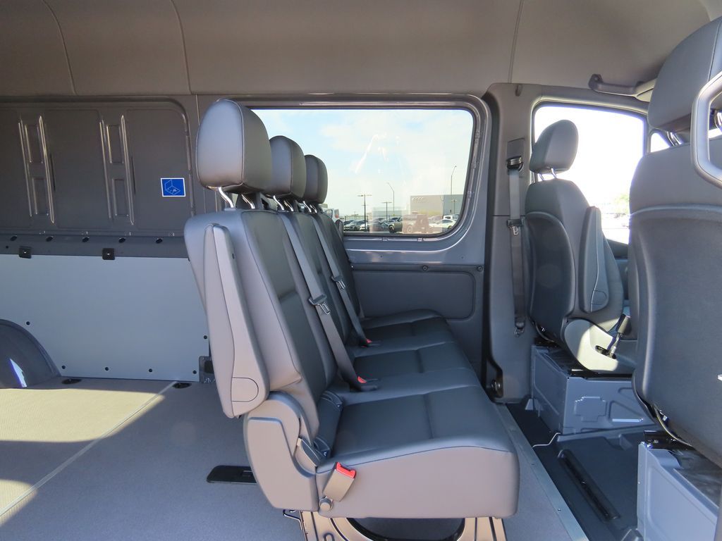 Thumbnail: 2025 Mercedes-Benz Sprinter - 28