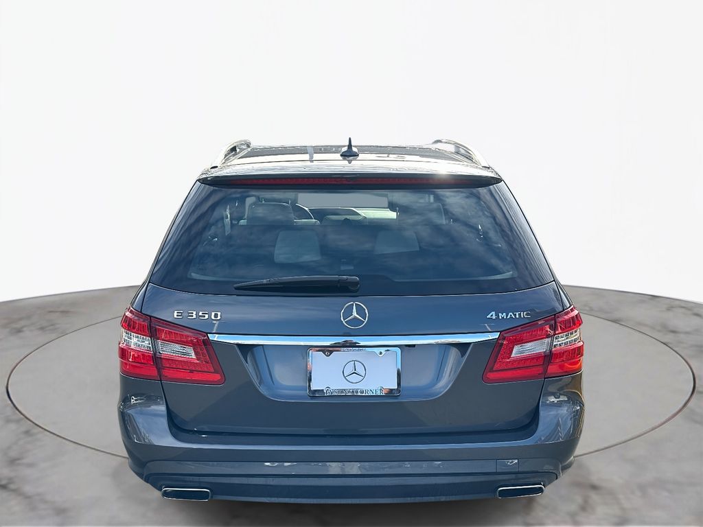 Thumbnail: 2011 Mercedes-Benz E-Class - 10