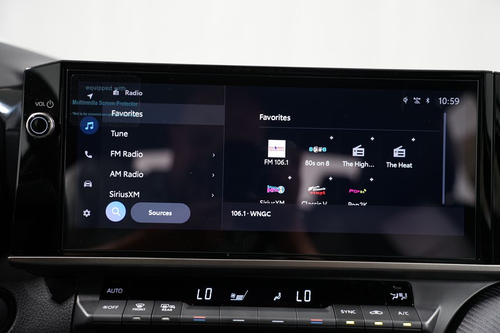 2025 Toyota Camry SE 19