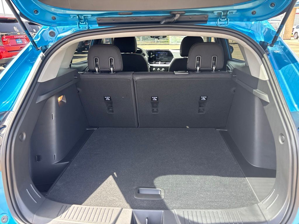 2026 Chevrolet Trax LS - 10
