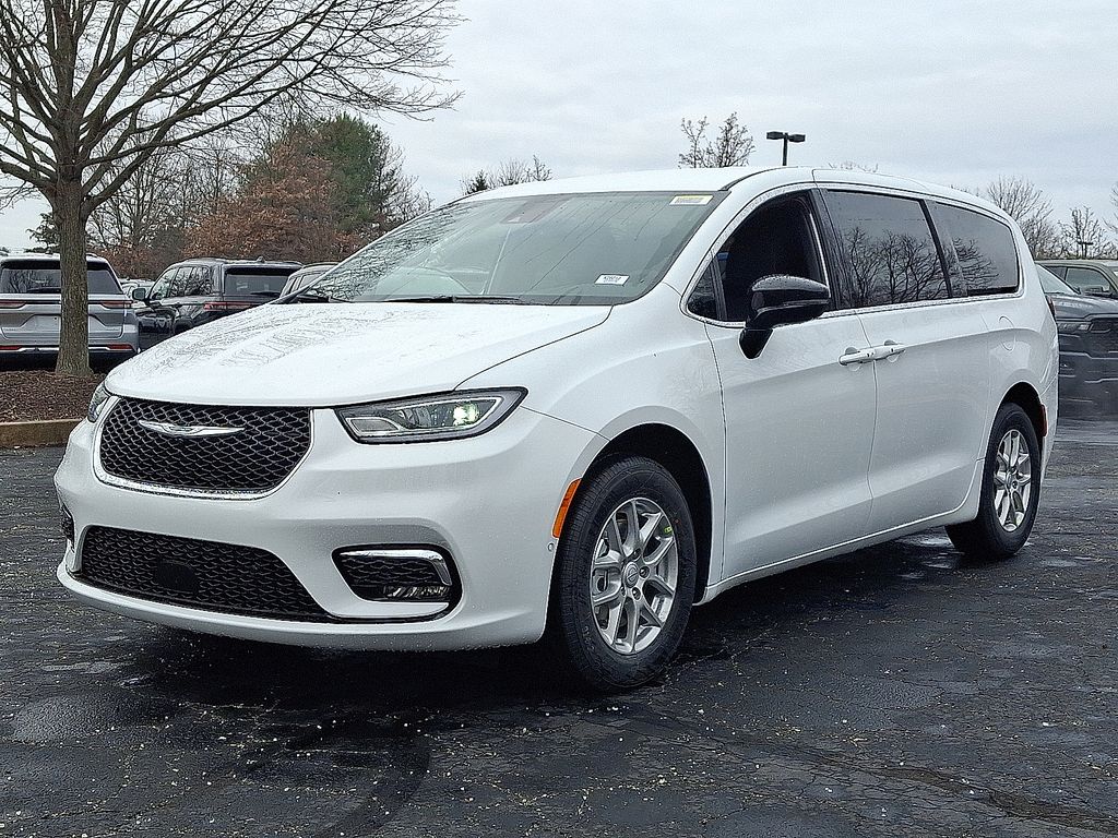 New 2026 Chrysler Pacifica Van