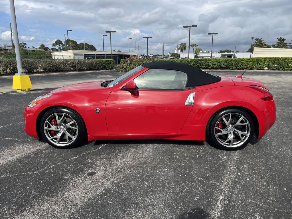 Thumbnail: 2013 Nissan Z - 15