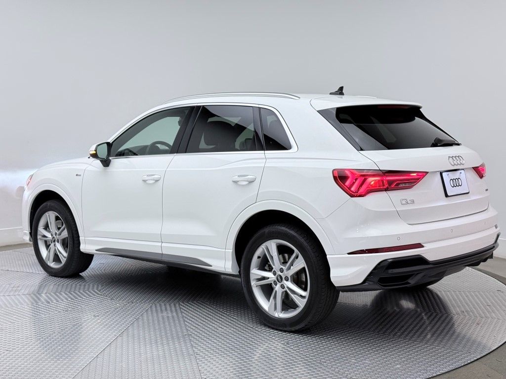 Thumbnail: 2022 Audi Q3 - 9