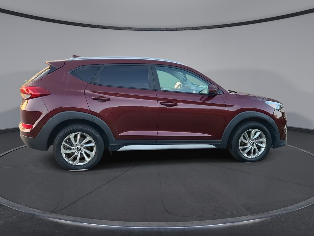 Thumbnail: 2018 Hyundai Tucson - 9