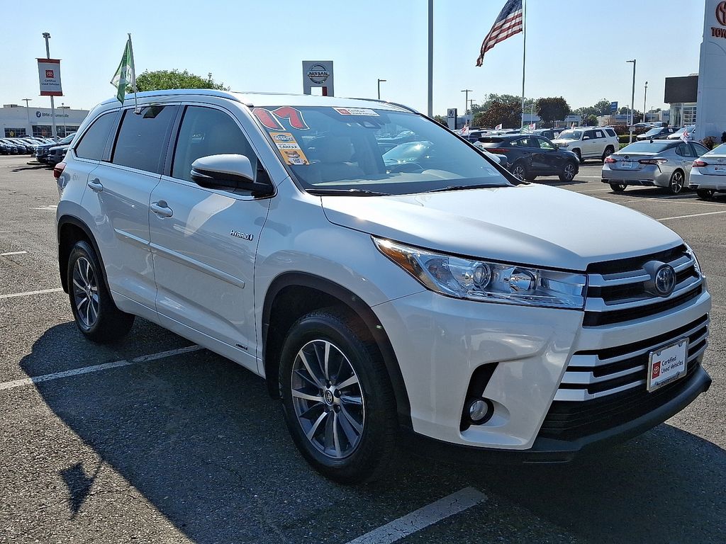 Thumbnail: 2017 Toyota Highlander - 3