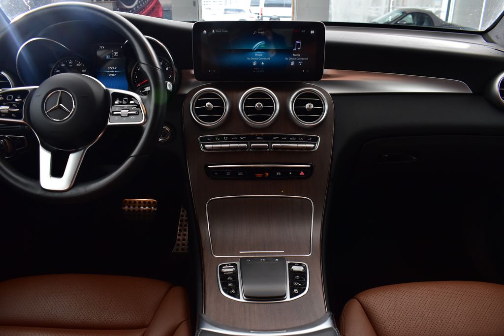 2022 Mercedes-Benz GLC 300 24