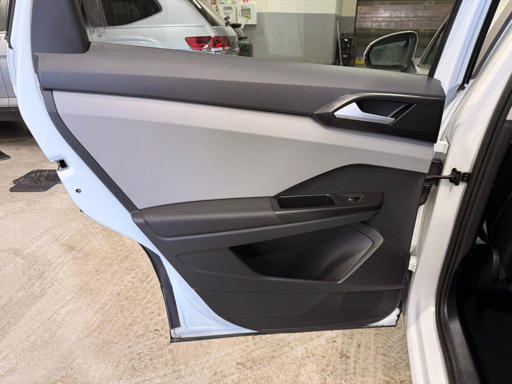 Thumbnail: 2022 Volkswagen Taos - 19