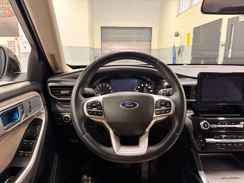 Thumbnail: 2022 Ford Explorer - 23