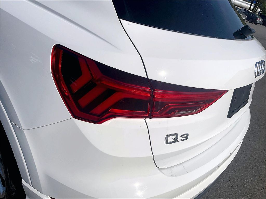 2025 Audi Q3 — photo 26