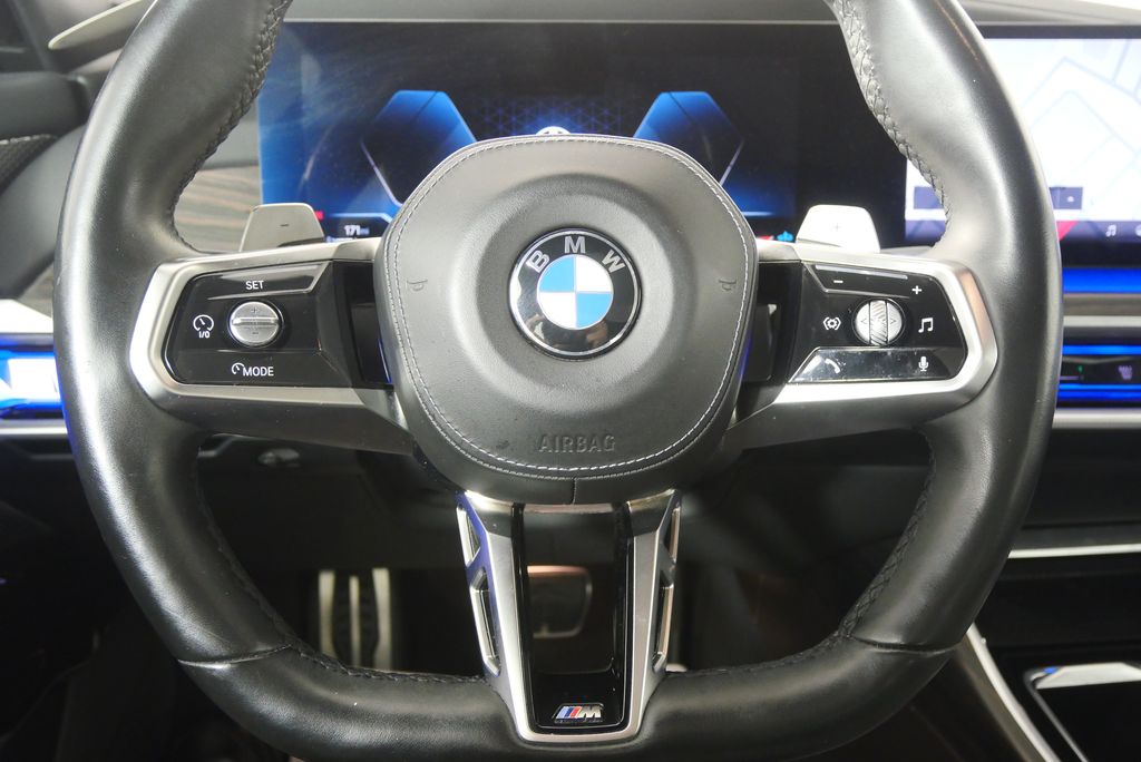 Thumbnail: 2023 BMW 7 Series - 22