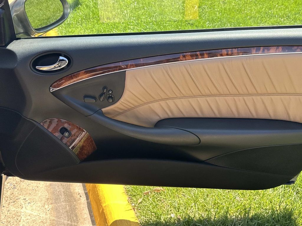 Thumbnail: 2009 Mercedes-Benz CLK - 27