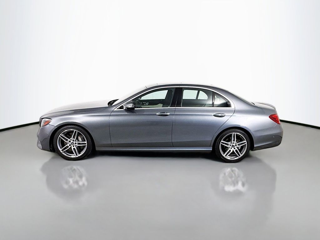 Thumbnail: 2019 Mercedes-Benz E-Class - 8