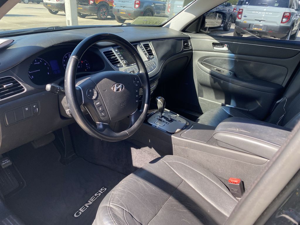 2014 Hyundai Genesis 3.8L photo