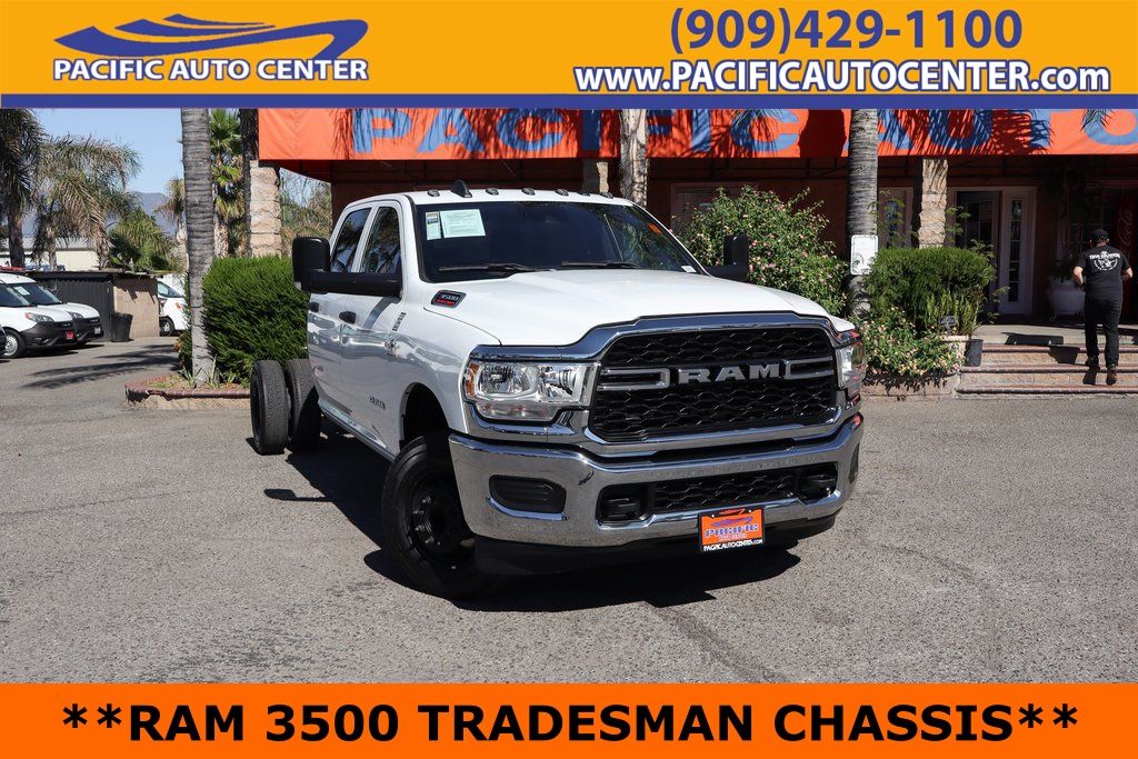 2022 RAM 3500 Chassis Tradesman Crew Cab DRW 4WD