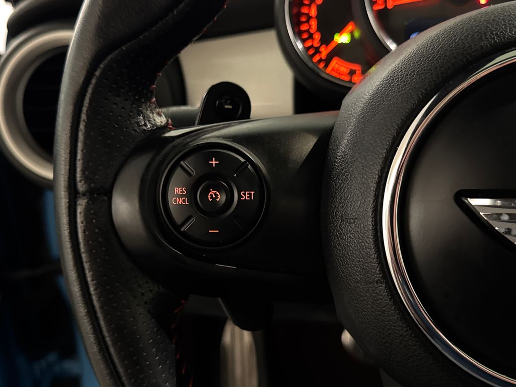 Certified Used 2018 Blue MINI Base image 21