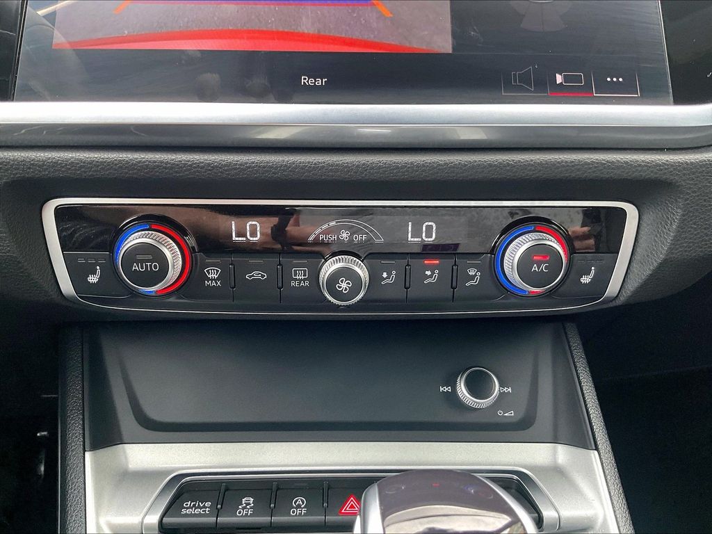 2025 Audi Q3 — photo 25