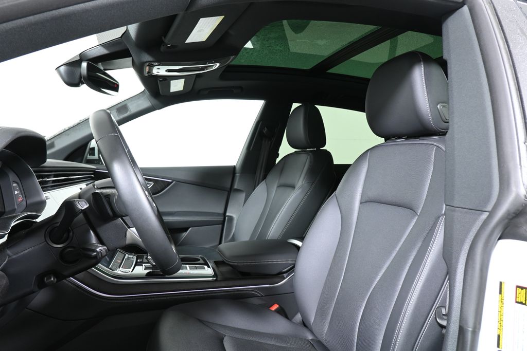 Thumbnail: 2023 Audi Q8 - 5