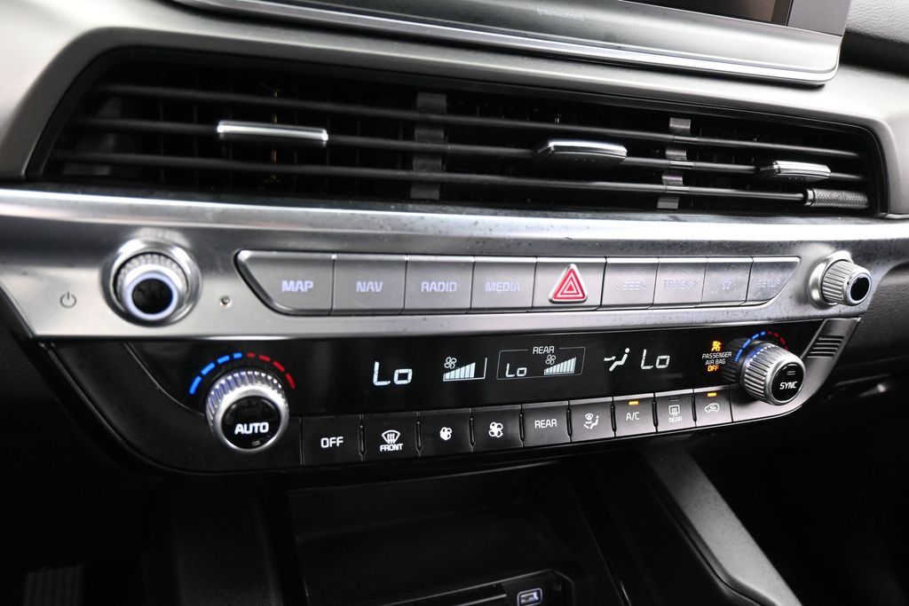 Used 2022 Gravity Gray Kia LX image 18