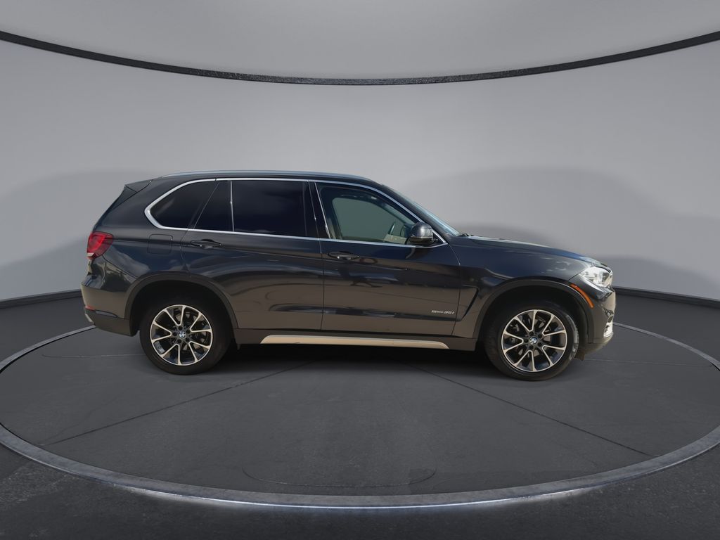 Thumbnail: 2018 BMW X5 - 9