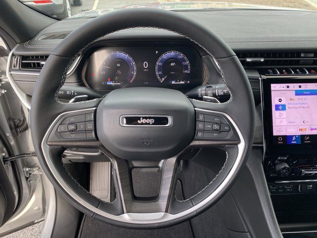 New 2025 Silver Jeep Limited image 29