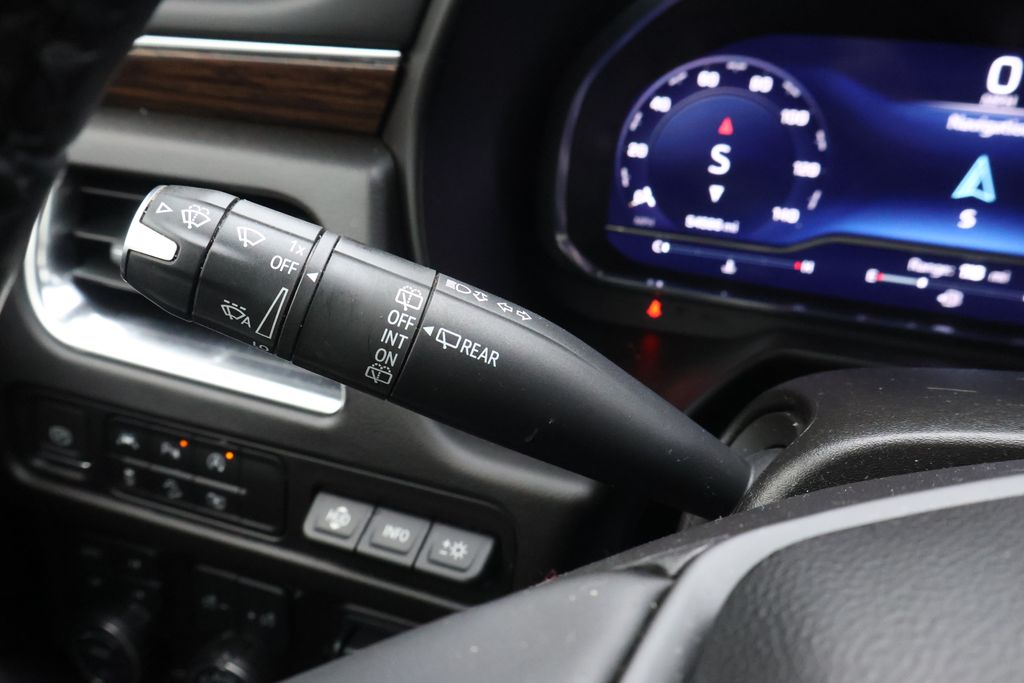 Thumbnail: 2024 Chevrolet Suburban - 20