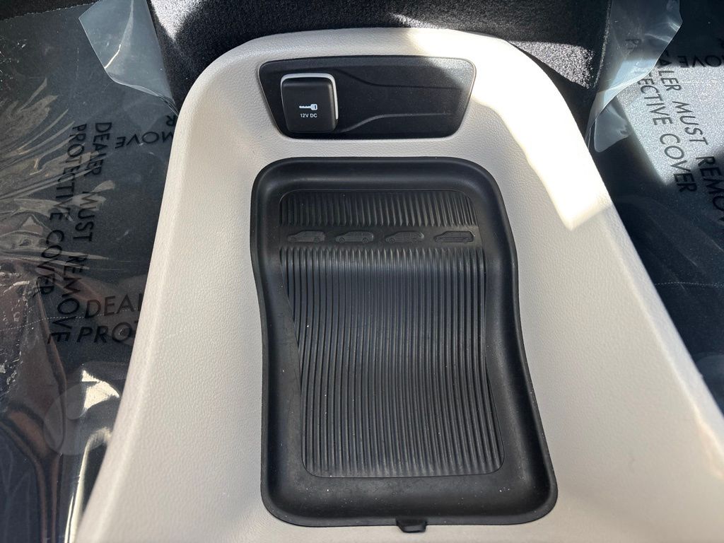 Used 2022 Chrysler Pacifica Van