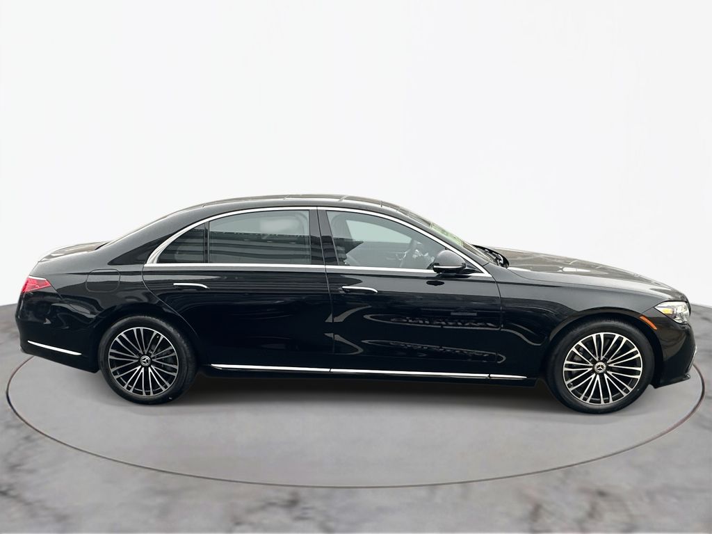 Thumbnail: 2025 Mercedes-Benz S-Class - 4