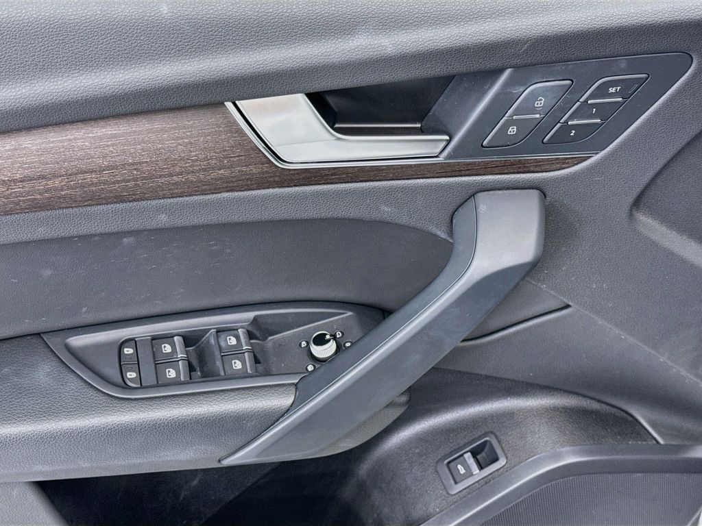 Thumbnail: 2023 Audi Q5 - 21