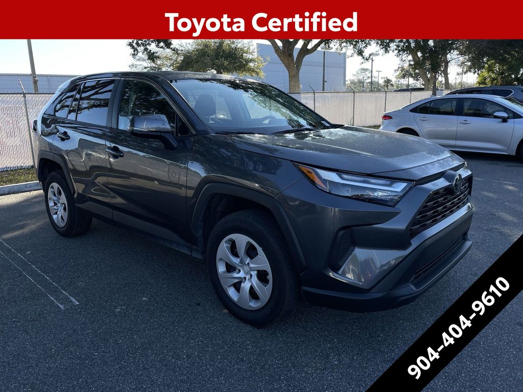 2025 Toyota RAV4 LE FWD