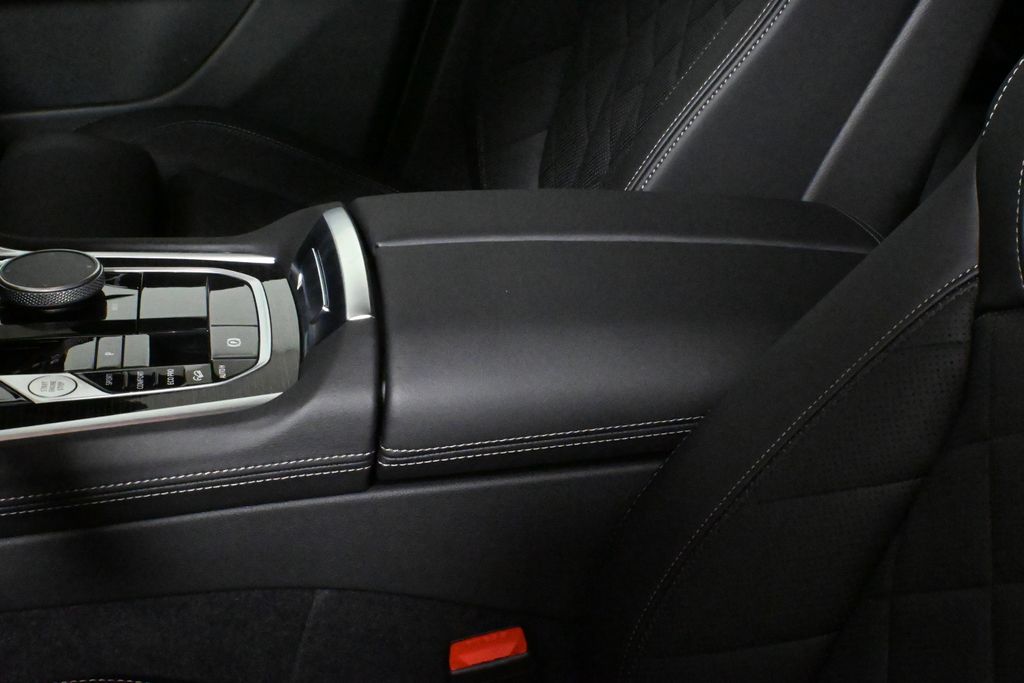 2025 BMW X6 xDrive40i 29