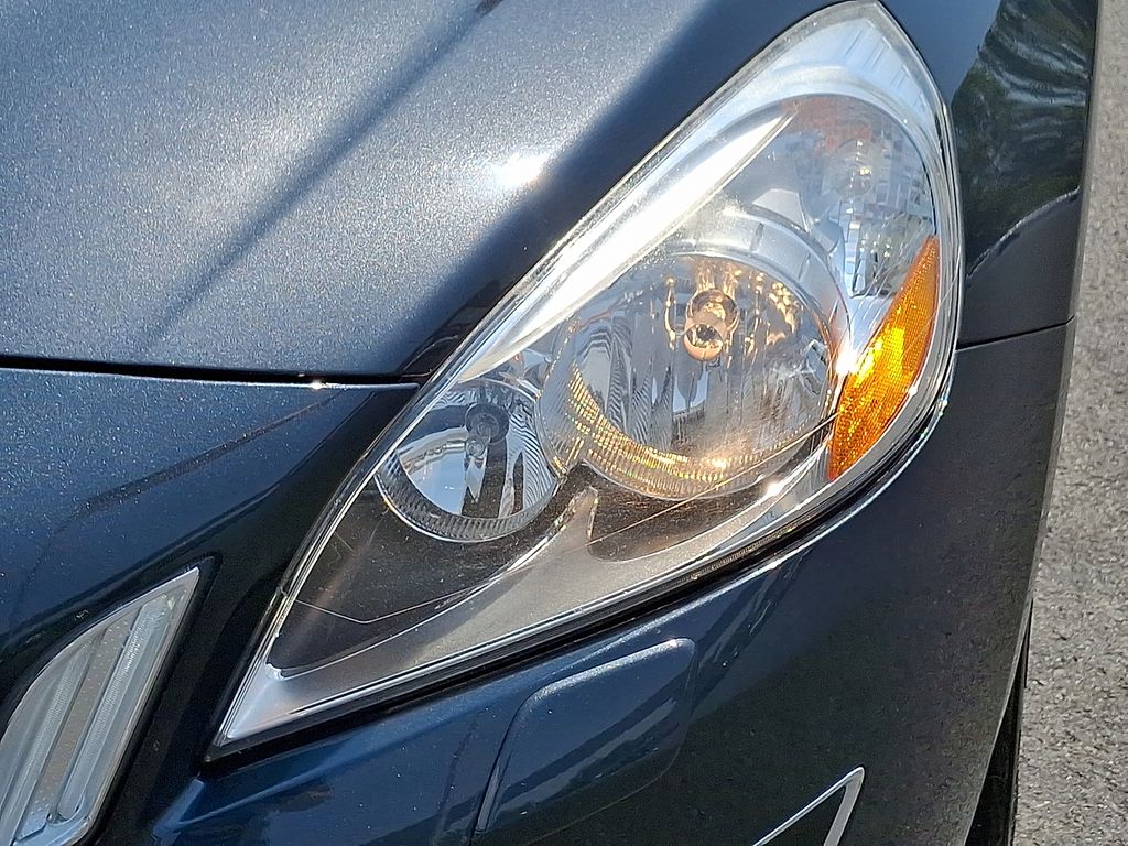 Thumbnail: 2013 Volvo S60 - 10