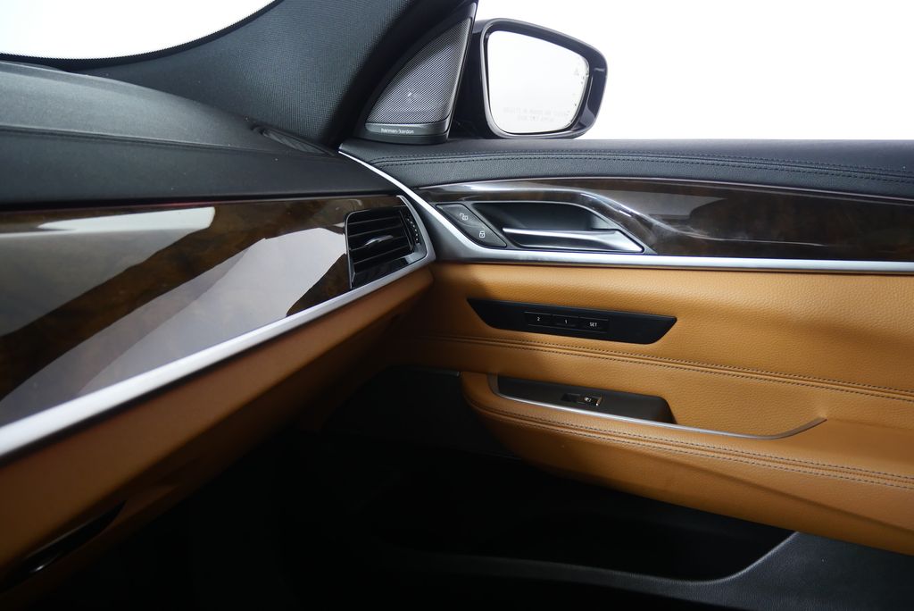 Thumbnail: 2018 BMW 6 Series - 30