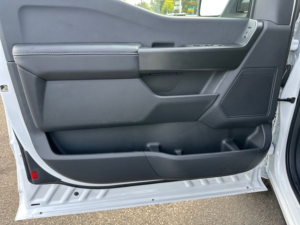 New 2025 Ford F-150 SuperCab 6.5' Box STX