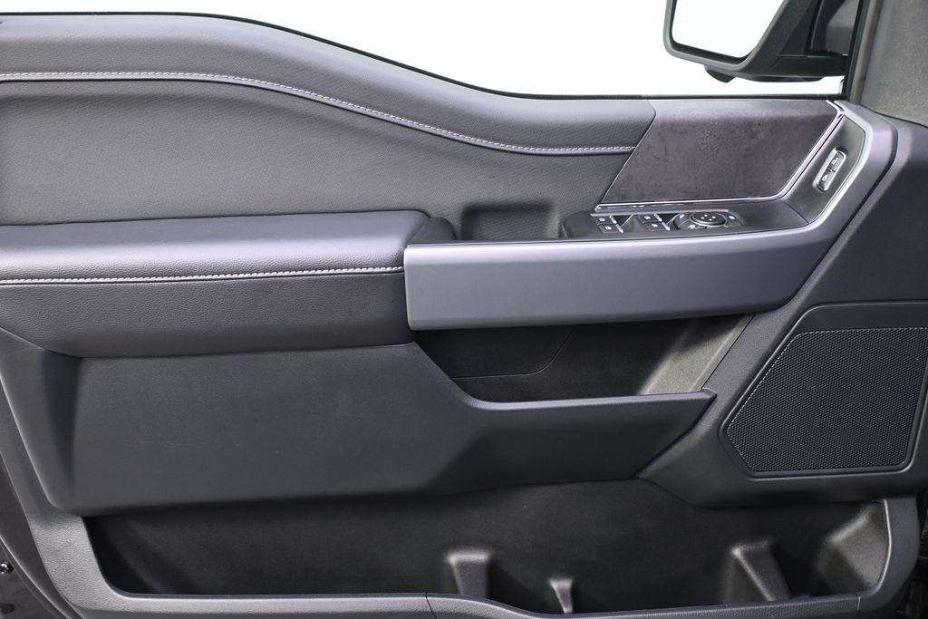 New 2025 Black Ford XLT Hybrid image 22