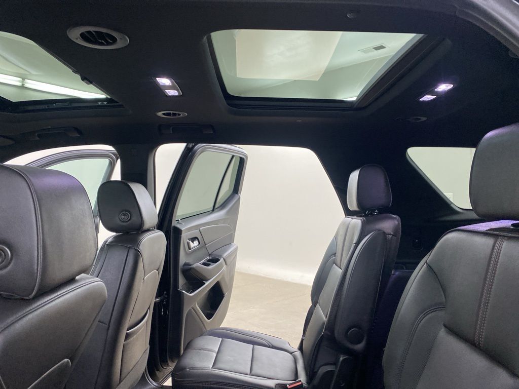 2023 Chevrolet Traverse RS photo
