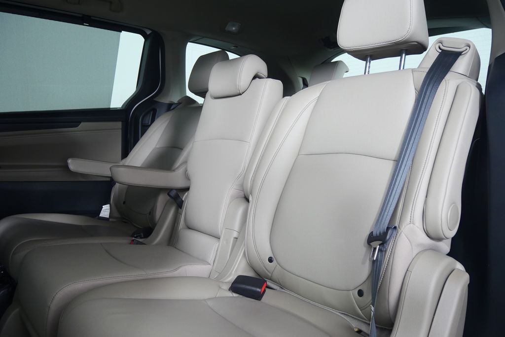 Thumbnail: 2023 Honda Odyssey - 15