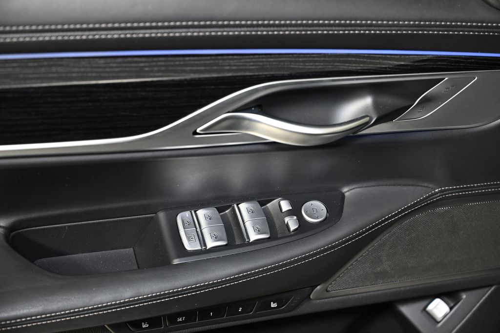 Thumbnail: 2020 BMW 7 Series - 22