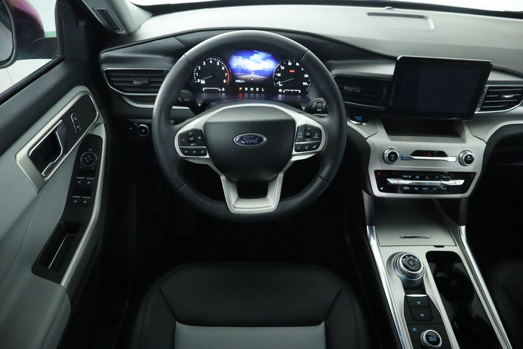 2024 Ford Explorer XLT 10