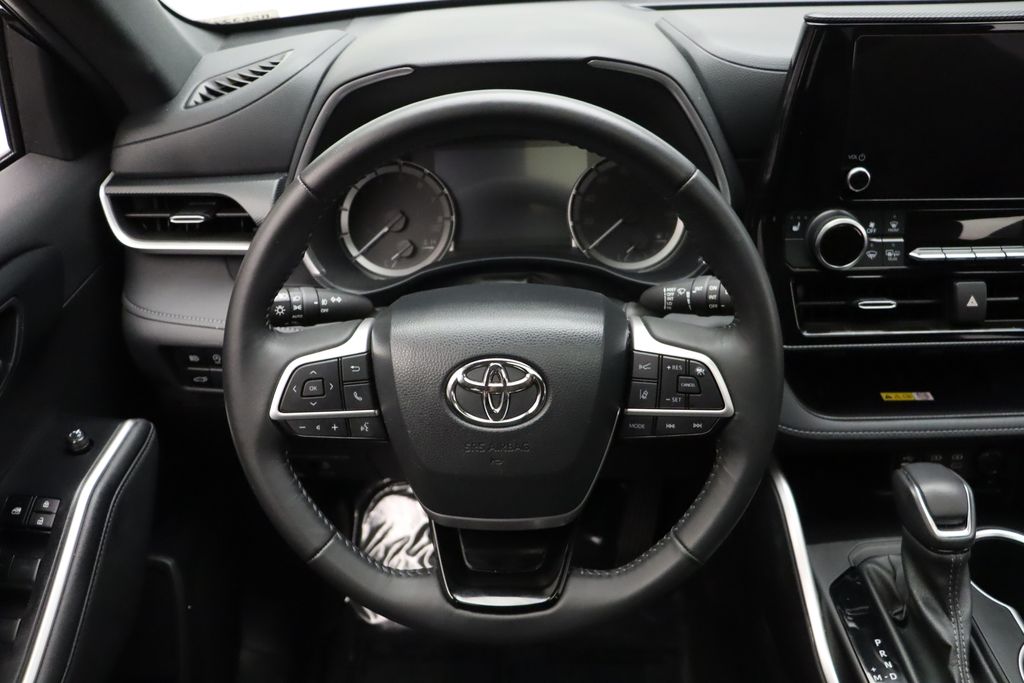 2024 Toyota Highlander XSE 23