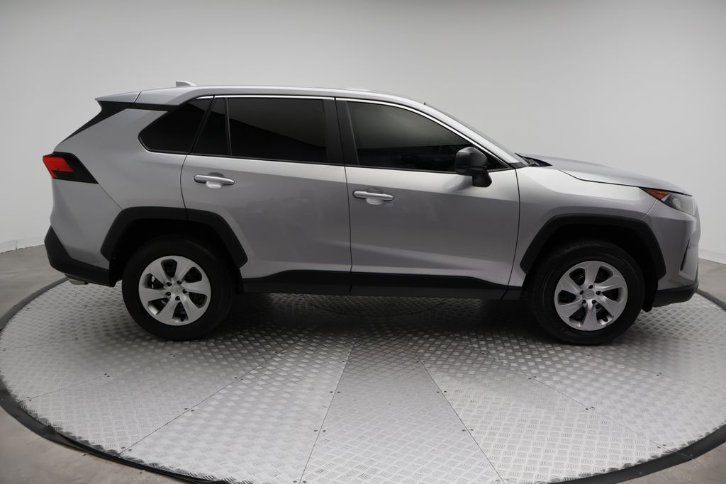 Thumbnail: 2022 Toyota RAV4 - 7