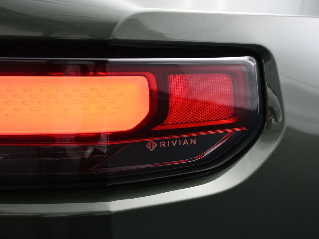 2024 Rivian R1S Adventure