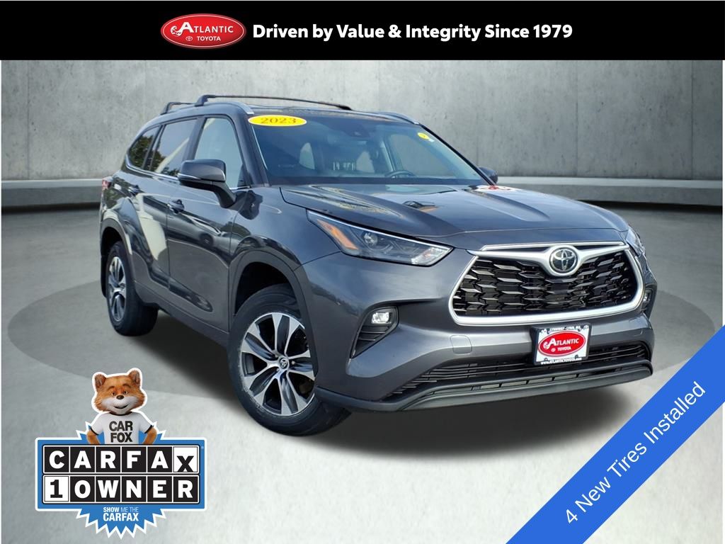 2023 Toyota Highlander XLE's photo