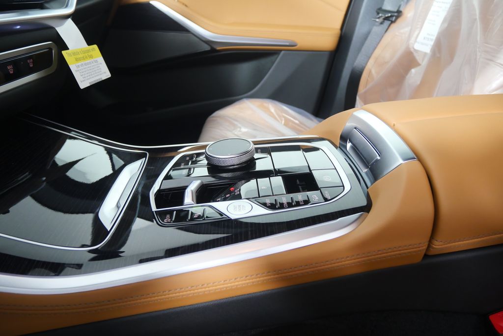 Thumbnail: 2026 BMW X5 - 21