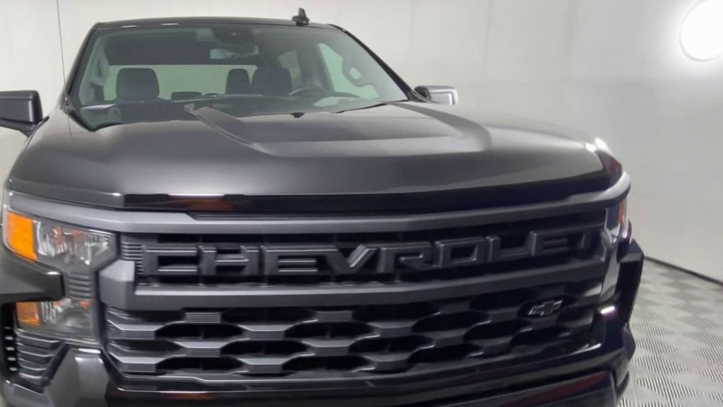 2024 Chevrolet Silverado 1500 Custom 3