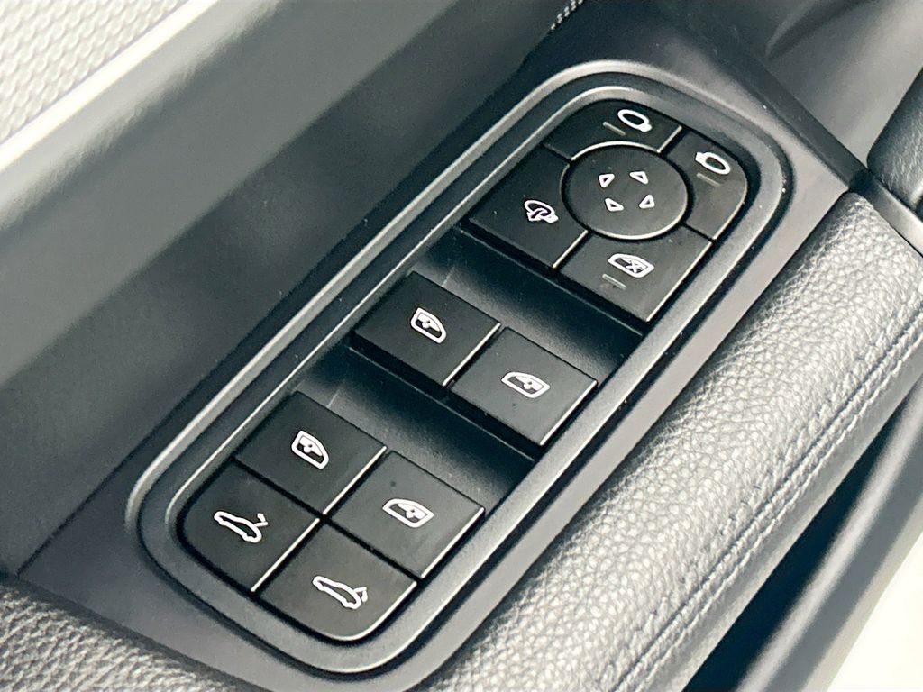 Thumbnail: 2024 Porsche Cayenne - 22