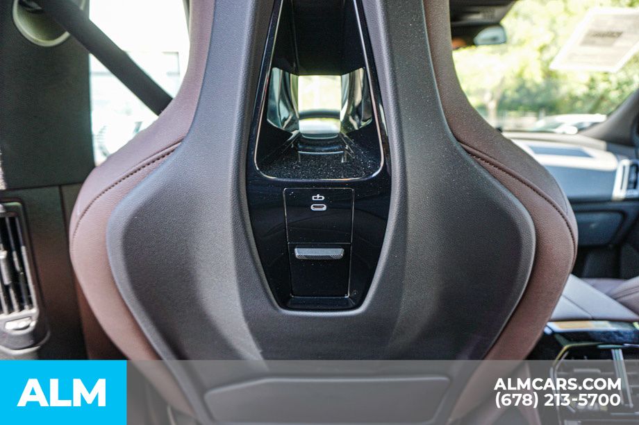 Used 2024 Gray BMW xDrive50 image 33