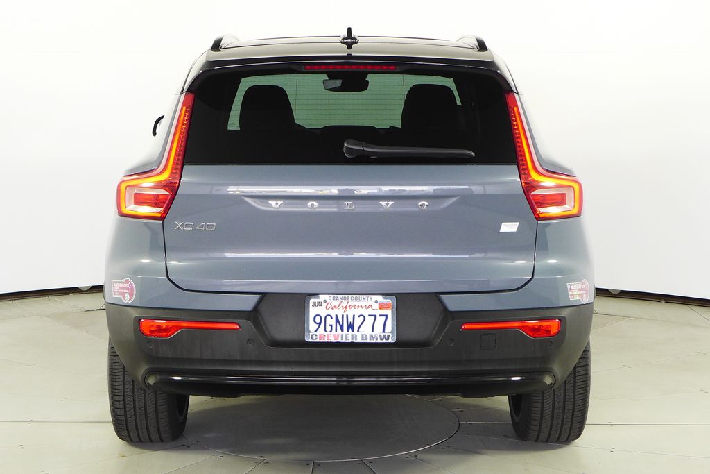 Thumbnail: 2023 Volvo XC40 - 8
